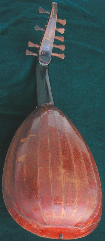 Lute by Johann Christian Hoffmann, back view